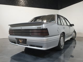 1984 VK SS Group 3 Commodore - Asteroid Silver