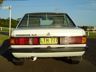 VH Commodore SLE