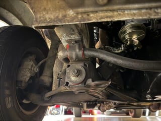 1985 Holden VK Commodore SL  4.9L V8 manual - 134 pack