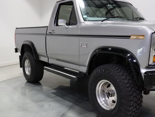 1982 Ford F-Series Pickup F100 RHD 4x4 - 351 V8