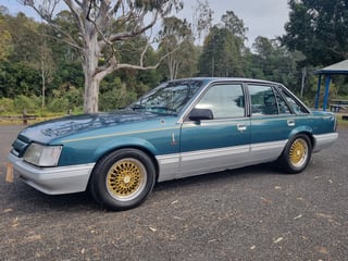 1985 Holden VK Calais 308 V8