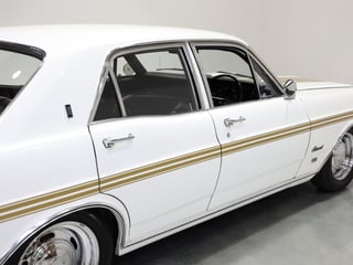 1971 Ford XY Fairmont 302ci Windsor - Ultra White