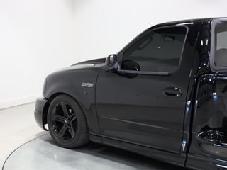 2004 Ford F-150 SVT Lightning RHD - Raven Black 
