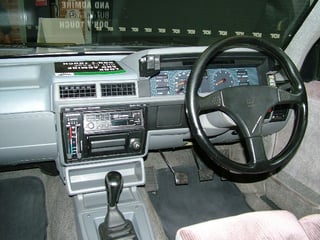 VL Group 3 Signature Series Brock Commodore