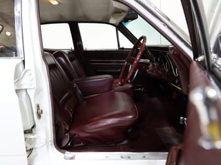 1971 Ford XY Fairmont 302 V8 - Ultra White