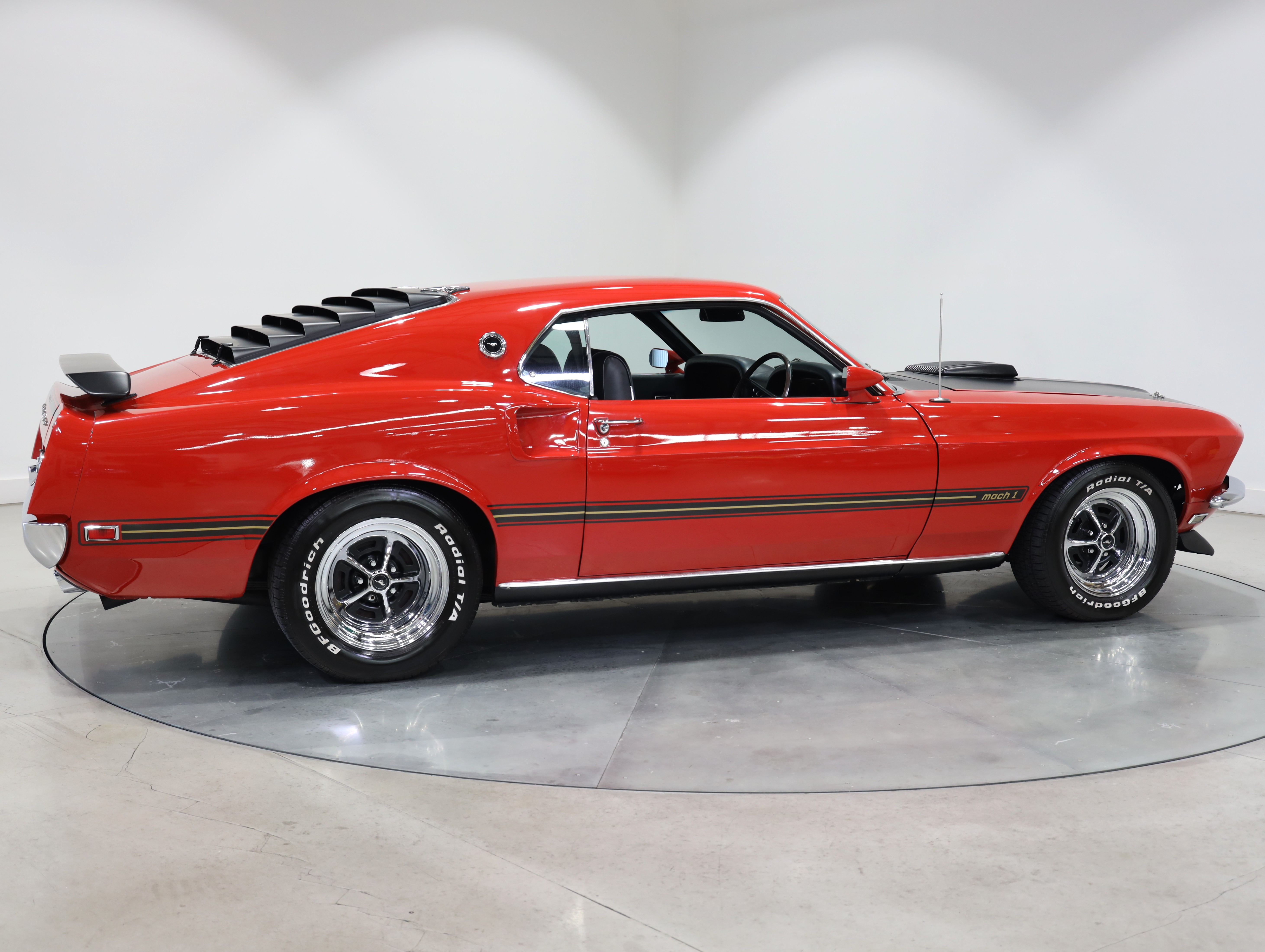 1969 Ford Mustang Mach 1 - Candy Apple Red 