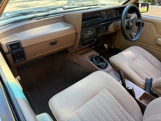 1985 Holden VK Commodore SL  4.9L V8 manual - 134 pack