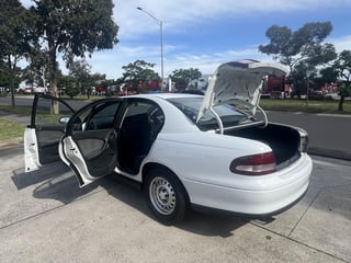2000 VTII Commodore Executive  - Factory  5.7L Gen III LS1 6 spd Man