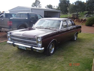ZC Ford Fairlane 351