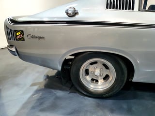 1971 VH Charger R/T E38 - BIG TANK