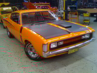 VH E38 Valiant Charger