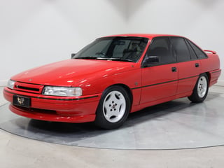 1990 Holden VN  5.0L V8 - SV Enhanced Build No E789 - Maranello Red