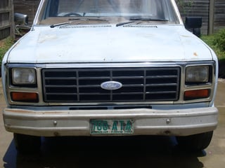 1986 Ford F100 4 x 2
