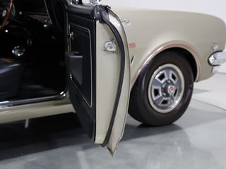 1968 Holden HK Monaro GTS 327 Bathurst - Silver Mink