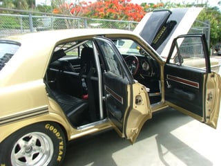 XY GT Falcon Replica 9 Sec 1/4 Mile!