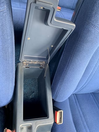 1982 VH SL/E Commodore 5 Litre V8 Shadow Tone