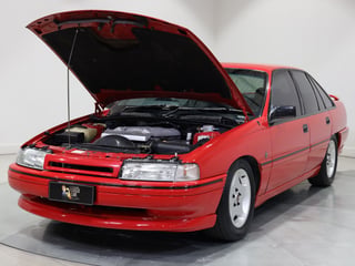 1990 Holden VN  5.0L V8 - SV Enhanced Build No E789 - Maranello Red