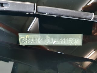 1990 VN Calais Series II - 5.0 Litre V8 5 Speed Manual