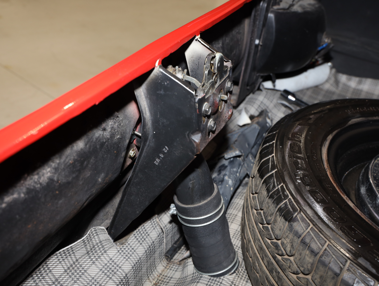 1969 Ford Mustang Mach 1 - Candy Apple Red 