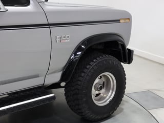 1982 Ford F-Series Pickup F100 RHD 4x4 - 351 V8