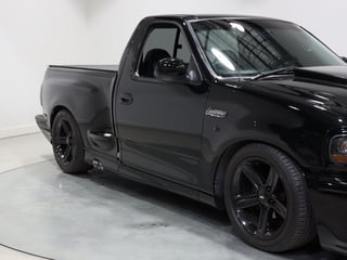 2004 Ford F-150 SVT Lightning RHD - Raven Black 