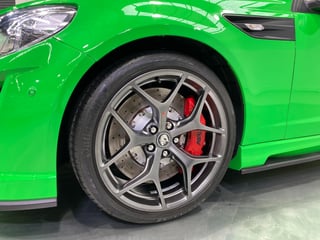 2017 HSV GTSR - Spitfire Green 0064 km …