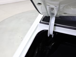 1973 Holden LJ Torana GTR XU1 Tribute - Glacier White