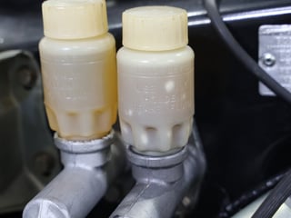 1967 Holden HR 186 S Utility - Grecian White