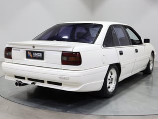 1989 HSV VN SV89 Build No 149 - Alpine White