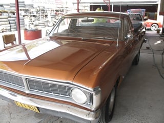 XY Falcon Ute 302 V8