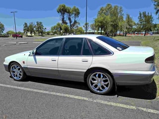 1995 VS Holden Calais 5 Litre V8