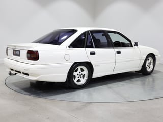 1989 HSV VN SV89 Build No 149 - Alpine White
