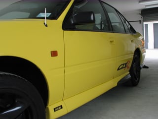 HSV GTS R Commodore #77