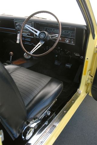 HK Bathurst 327 Monaro Series 1