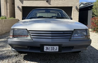 1985 Holden VK Commodore SL  4.9L V8 manual - 134 pack