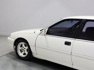1989 HSV VN SV89 Build No 149 - Alpine White