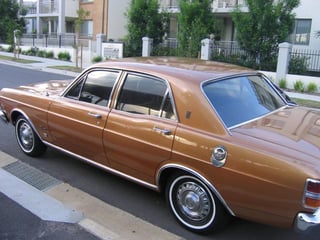 XY Fairmont 302 V8
