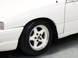 1989 HSV VN SV89 Build No 149 - Alpine White