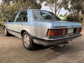 1982 VH SL/E Commodore 5 Litre V8 Shadow Tone