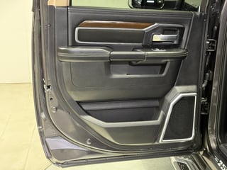 2022 RAM 2500 Heavy Duty Laramie - 27,200 km