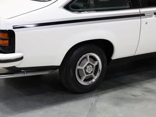 1976 Holden LX Torana SS Hatchback - 5.0L Trimatic - Cotillion White
