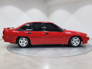 1990 Holden VN  5.0L V8 - SV Enhanced Build No E789 - Maranello Red