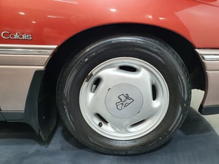 1990 VN Calais Series II - 5.0 Litre V8 5 Speed Manual