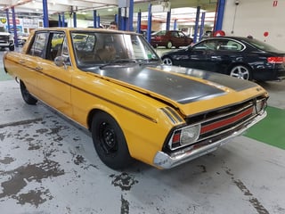 VG Valiant E31 Track Pack Pacer