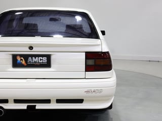1989 HSV VN SV89 Build No 149 - Alpine White