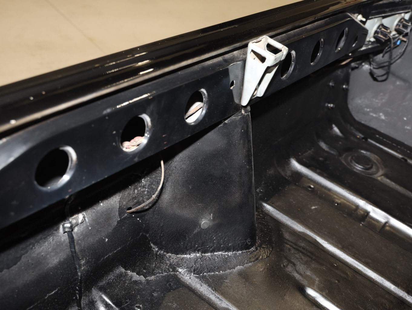 1974 Holden LH Torana L34 SLR 5000 - Glacier White