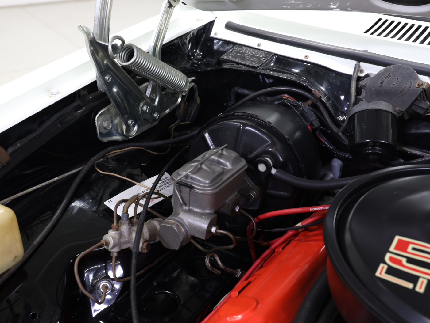 1974 Holden LH Torana L34 SLR 5000 - Glacier White