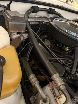 1985 Holden VK Commodore SL  4.9L V8 manual - 134 pack