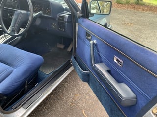 1982 VH SL/E Commodore 5 Litre V8 Shadow Tone