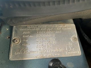 1982 VH SL/E Commodore 5 Litre V8 Shadow Tone